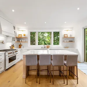 https://luxury-home-5-min-from-airport-15-to-downtown.hotelstorontoontario.org